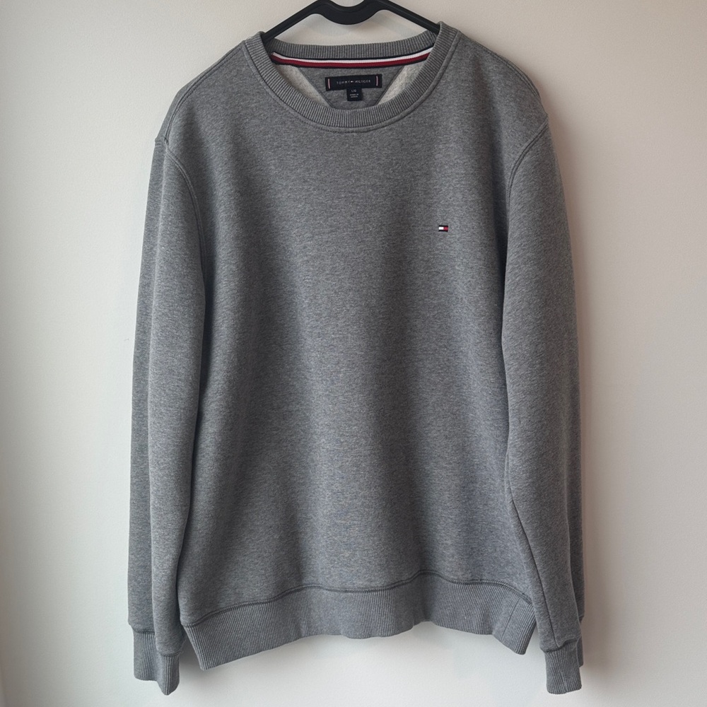 Tommy Hilfiger Men's Classic Gray Crewneck Sweater